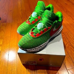 Nike Lebron 20 Christmas (2022) Green /Reflect Silver University-Red size 10.5